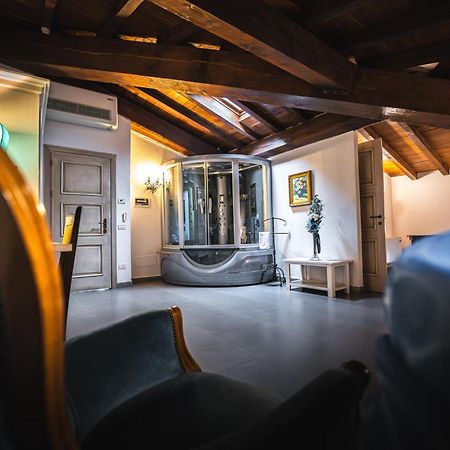 Hotel La Tavola Rotonda Cortemaggiore Bagian luar foto