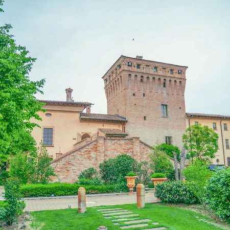 Hotel La Tavola Rotonda Cortemaggiore Bagian luar foto