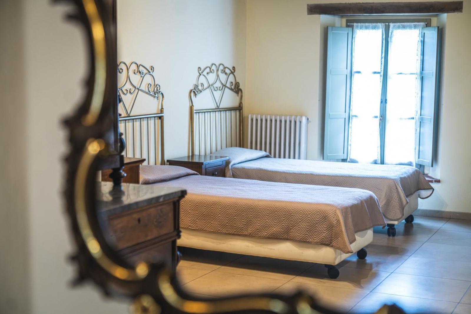 Hotel La Tavola Rotonda Cortemaggiore Bagian luar foto