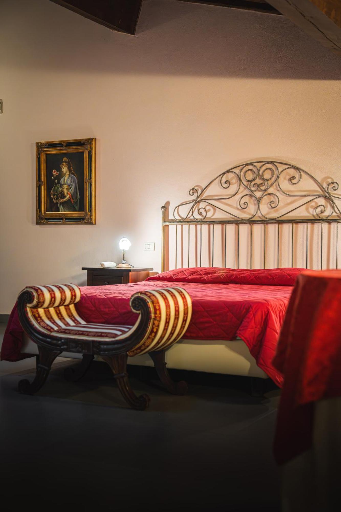 Hotel La Tavola Rotonda Cortemaggiore Bagian luar foto