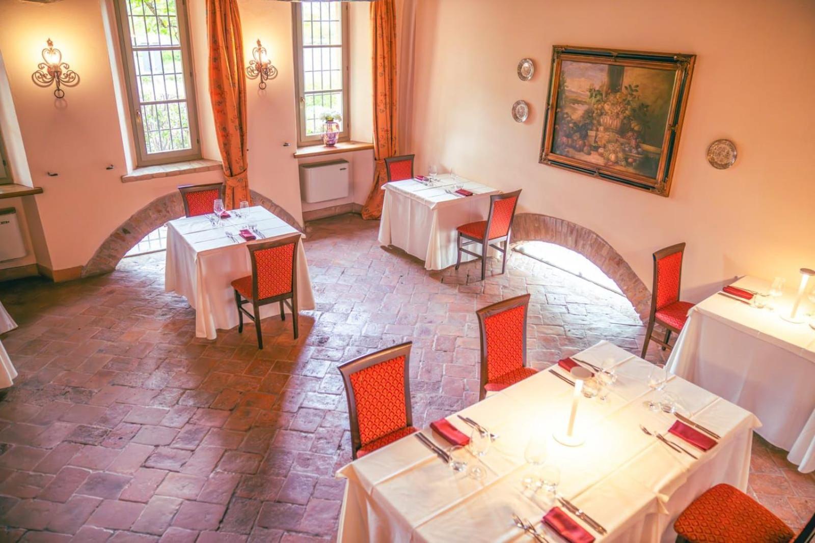 Hotel La Tavola Rotonda Cortemaggiore Bagian luar foto