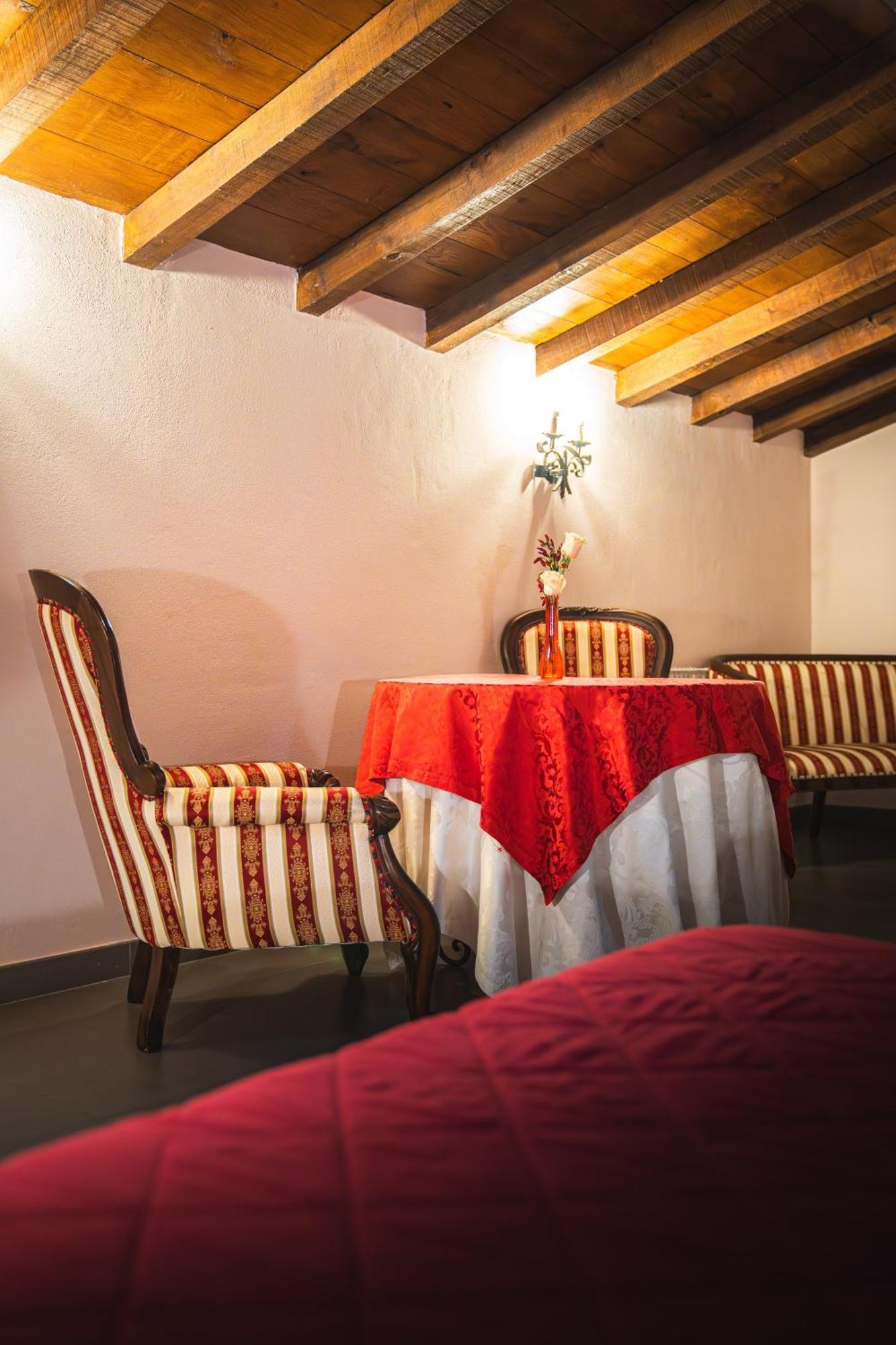 Hotel La Tavola Rotonda Cortemaggiore Ruang foto