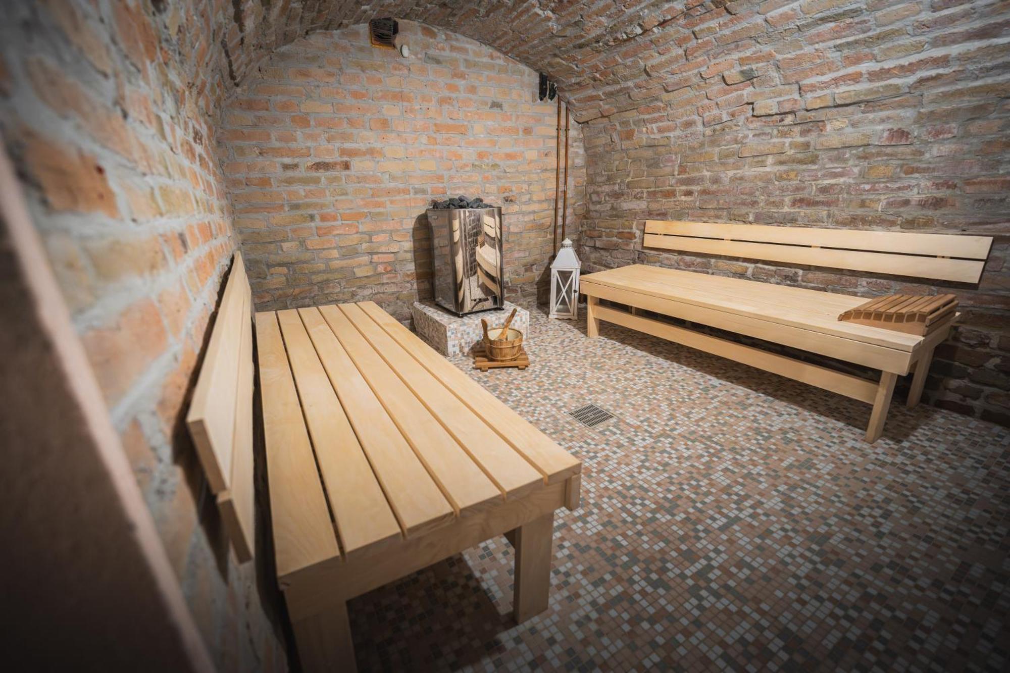 Hotel La Tavola Rotonda Cortemaggiore Bagian luar foto